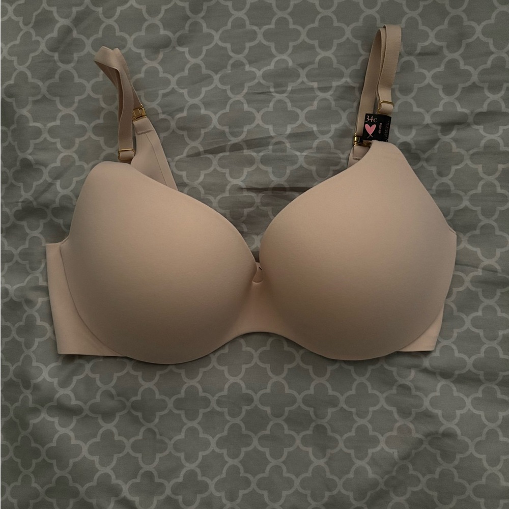 Victoria's Secret Cream T-Shirt Bra with Molded Cups